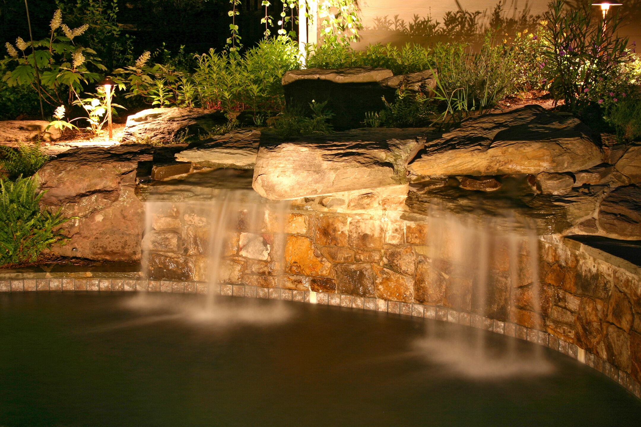 outdoor water feature lighting in mamaroneck